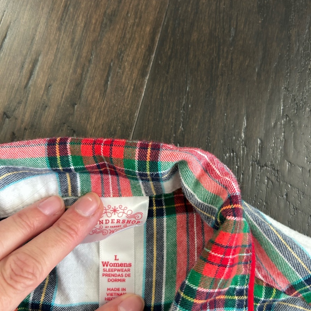 Wondershop Red and Green Plaid Womens Pajama Set - Picture 7 of 8